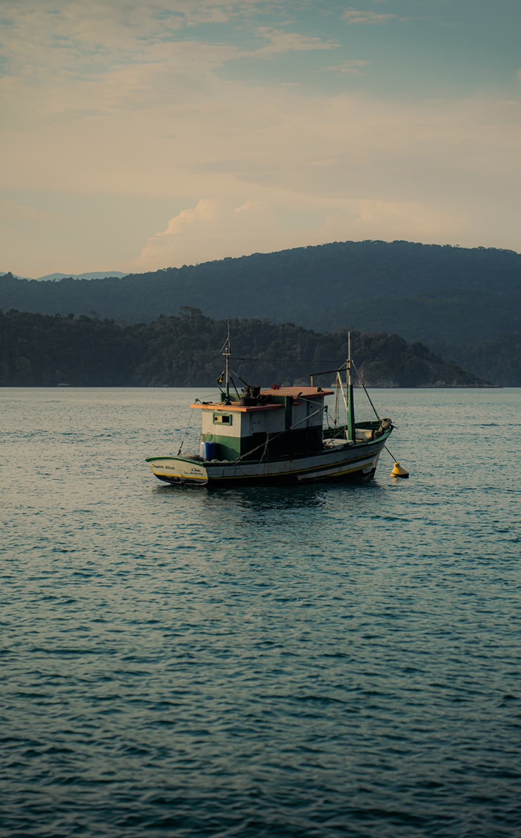 Acordar e mergulhar no mar